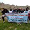صعود دختران عضو کانون دانشجویی هلال احمر اسدآباد به قله کرکس